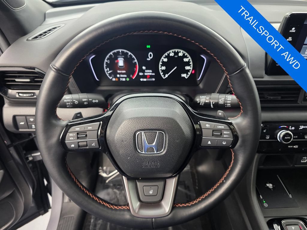 Used 2025 Honda Pilot TrailSport image 19