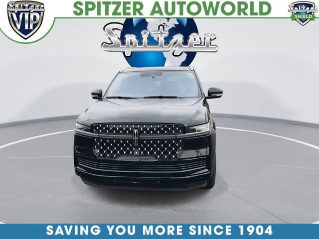 Used 2025 Lincoln Navigator Black Label image 3