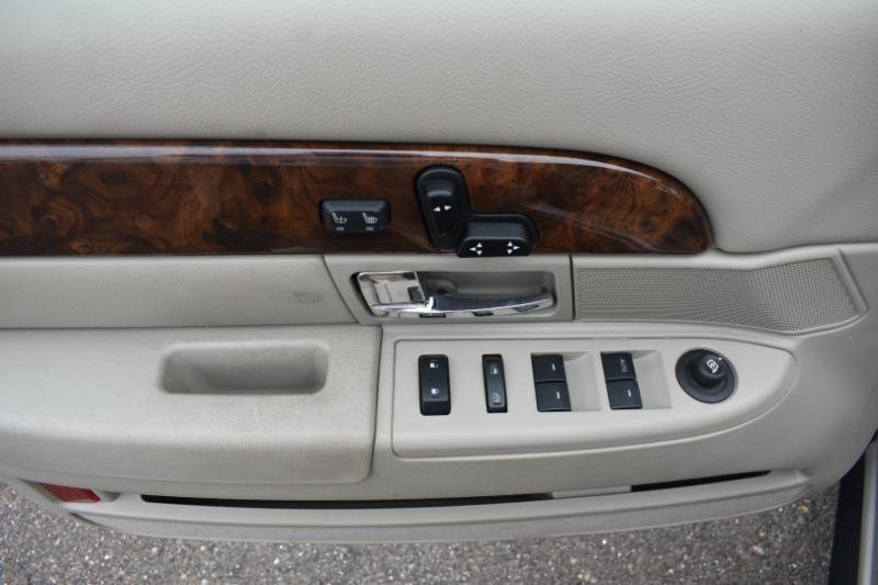 Used 2010 Mercury Grand Marquis LS RWD image 22