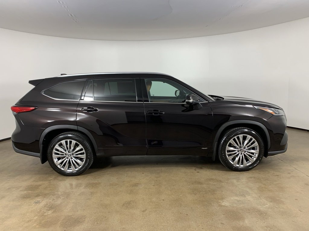 Used 2022 Toyota Highlander Platinum image 5