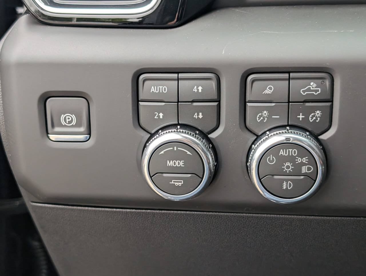 New 2026 GMC Sierra 2500 Denali Ultimate AWD/4WD image 18