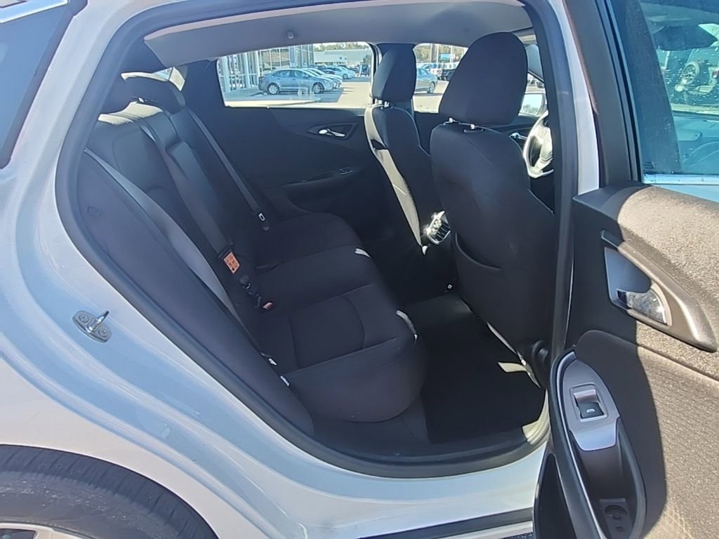 Used 2024 Chevrolet Malibu LT image 17