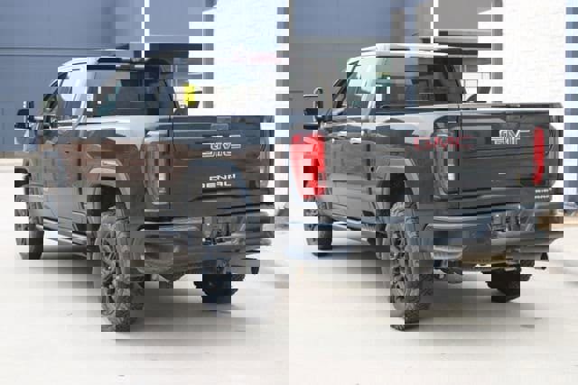 Used 2021 GMC Sierra 2500 Denali w/ Denali Black Diamond Edition image 3