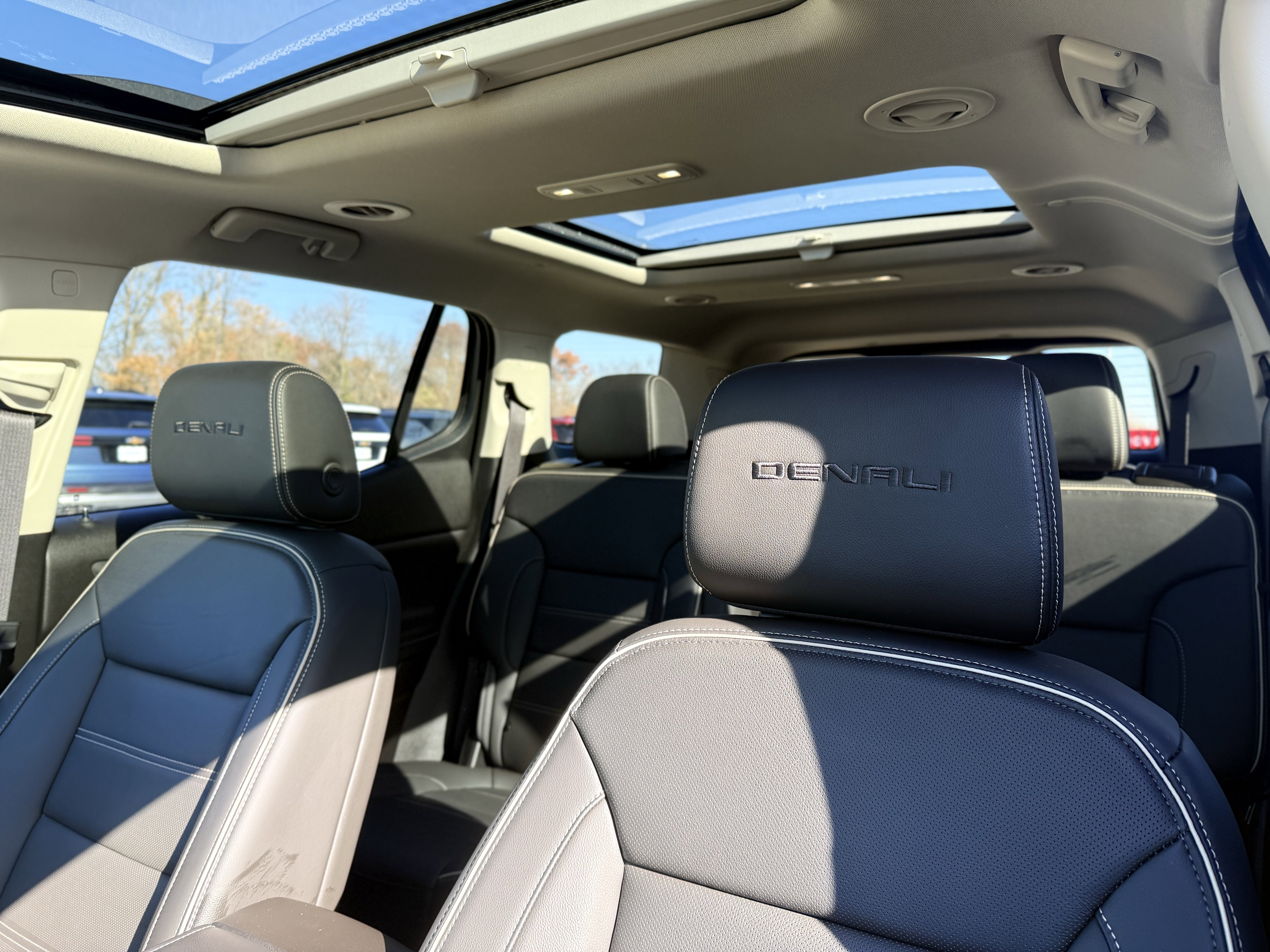 Certified 2023 GMC Acadia Denali w/ Denali Ultimate Package image 11