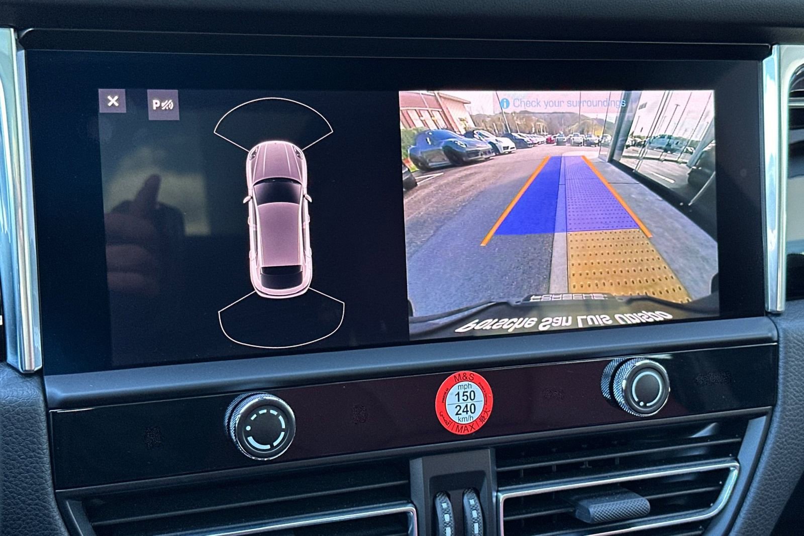 Used 2025 Porsche Macan image 24