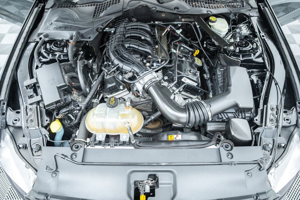 Used 2016 Ford Mustang Convertible image 19