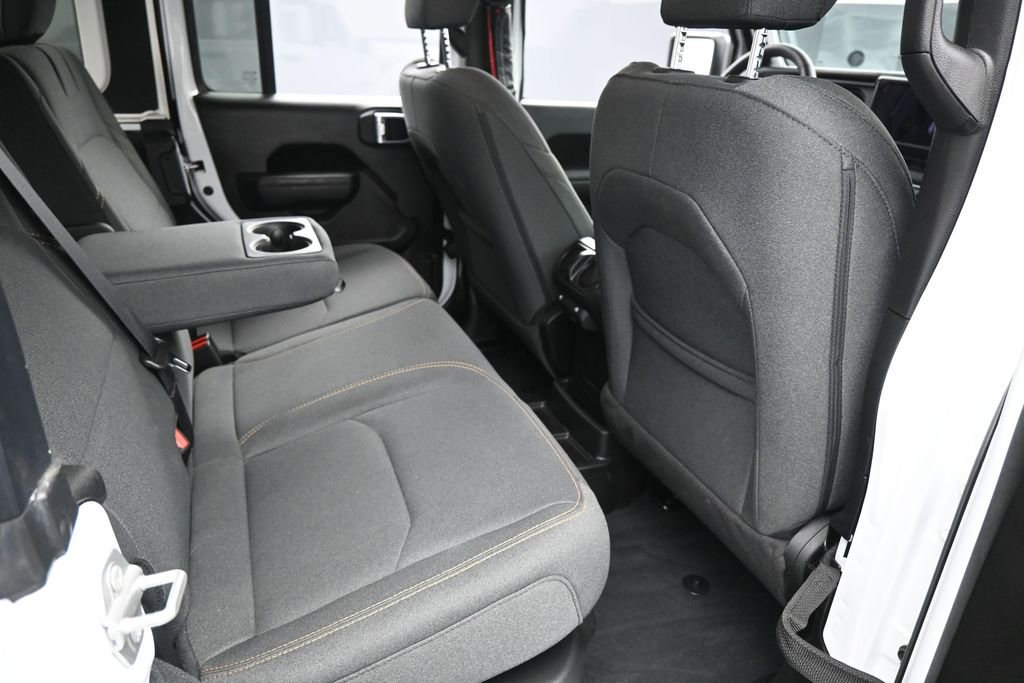 Used 2024 Jeep Wrangler Unlimited w/ Convenience Group AWD/4WD image 31