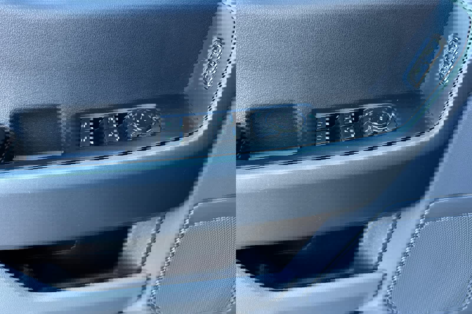 Used 2024 Ford F250 XLT w/ FX4 Off-Road Package image 12