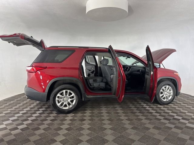 Used 2020 Chevrolet Traverse LT w/ LPO, Floor Liner Package image 18