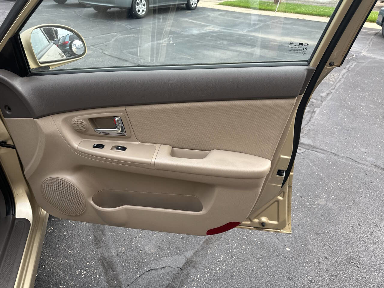 Used 2009 Kia Spectra EX image 12