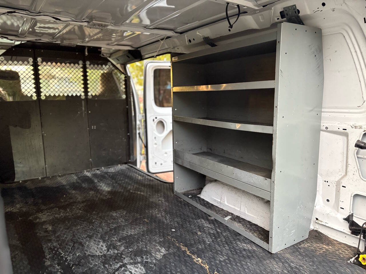 Used 2012 Ford E-150 and Econoline 150 RWD image 9