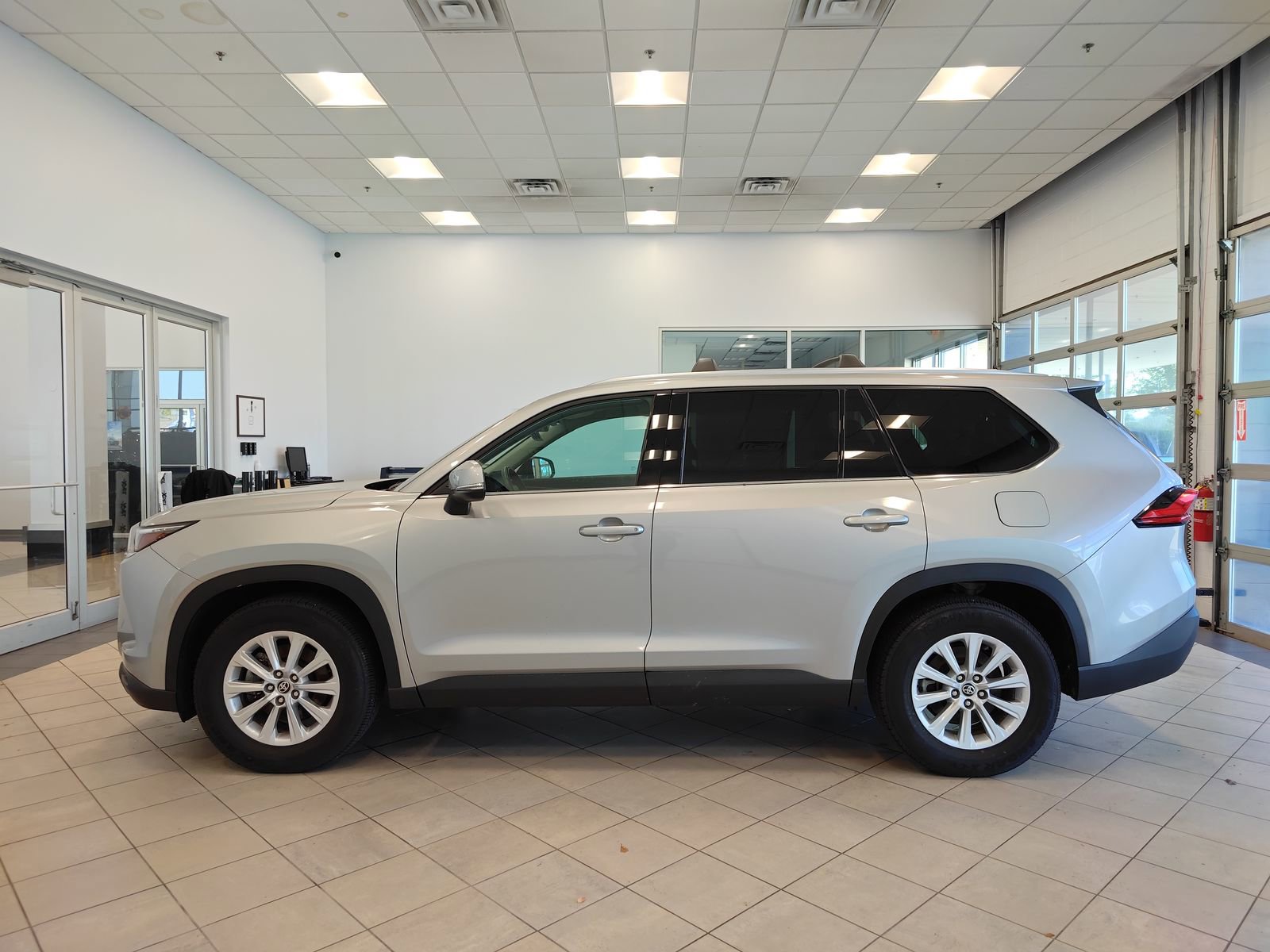 Used 2024 Toyota Grand Highlander XLE image 8