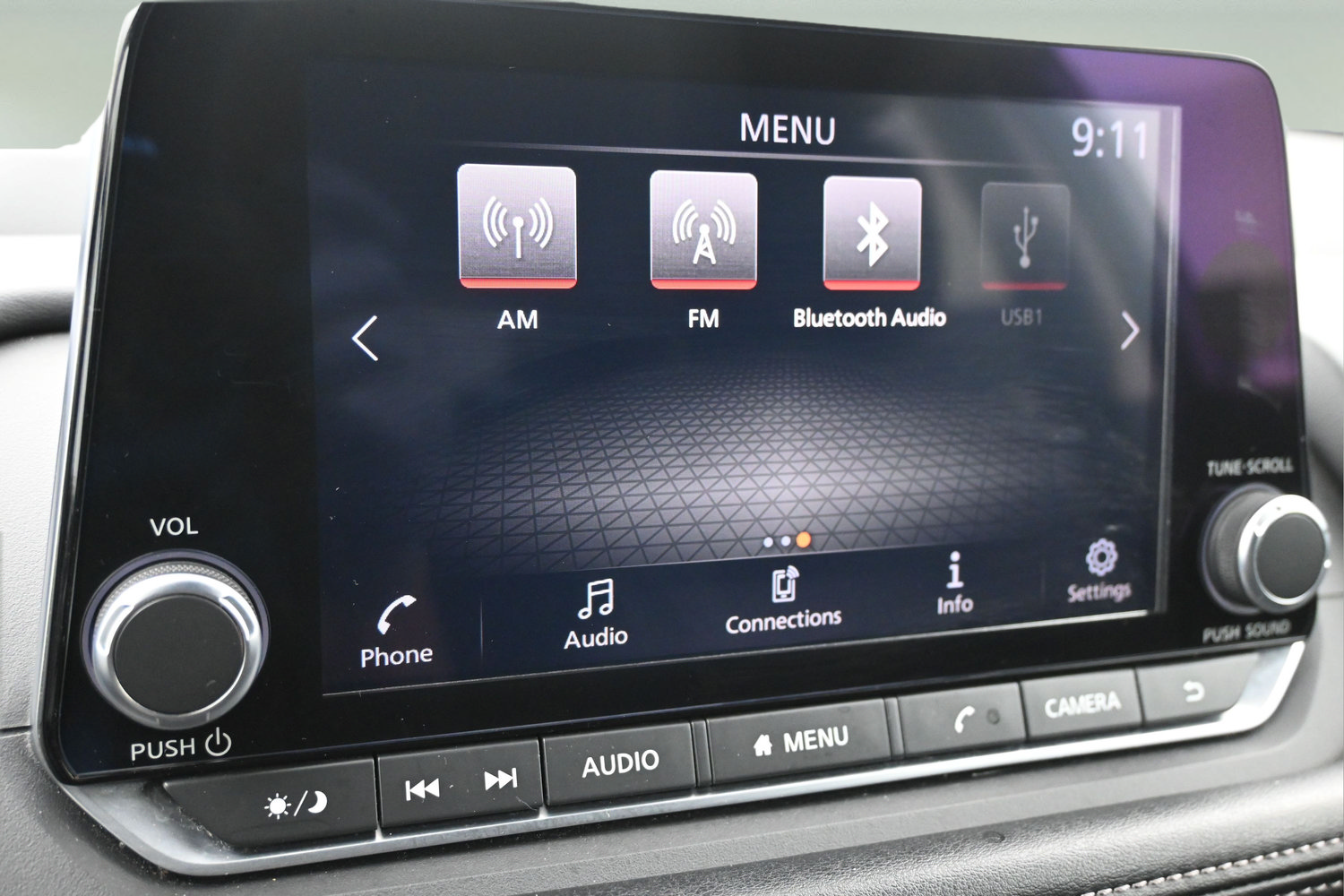 Used 2024 Nissan Rogue S FWD image 9