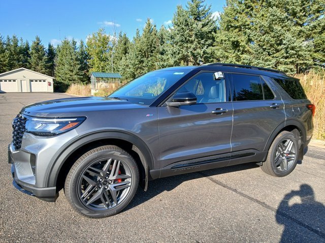 New 2025 Ford Explorer ST-Line w/ Premium Package image 3