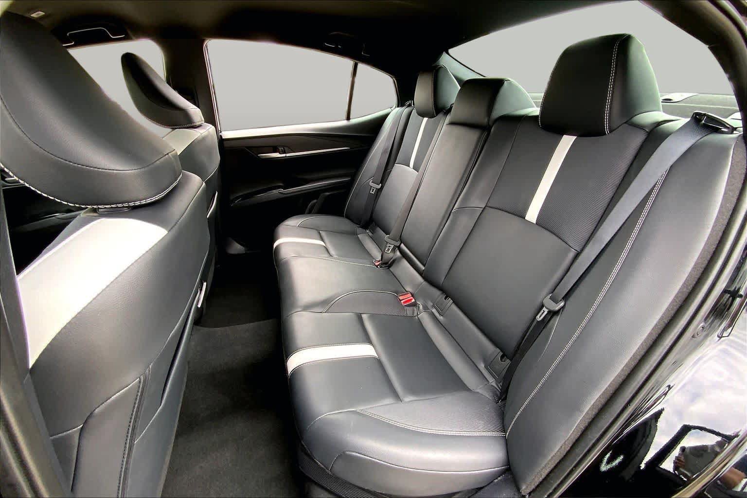 Used 2025 Toyota Camry SE FWD image 20