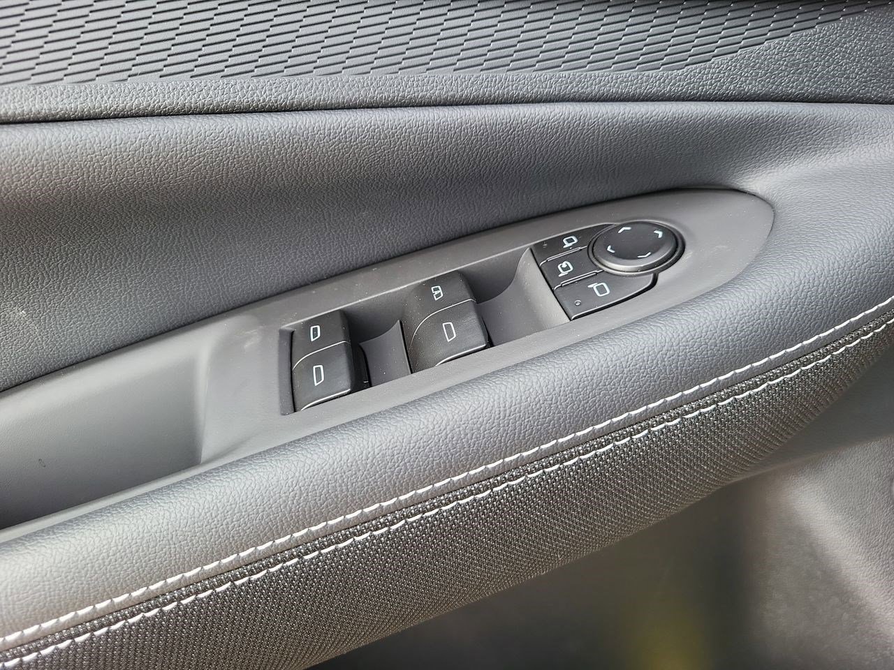 Used 2026 Chevrolet Blazer EV LT w/ LPO, Blackout Package image 27