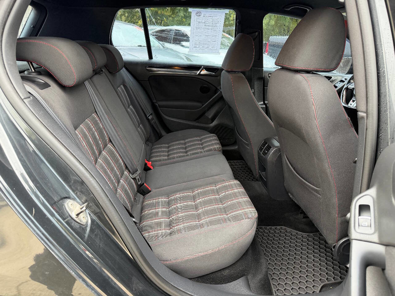 Used 2010 Volkswagen GTI 4-Door image 11