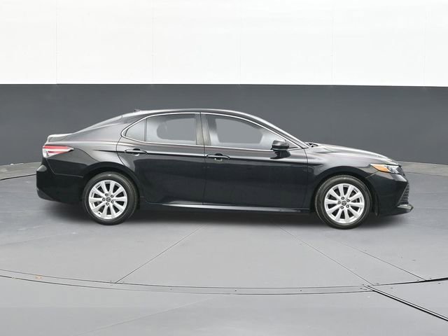 Used 2020 Toyota Camry LE image 17