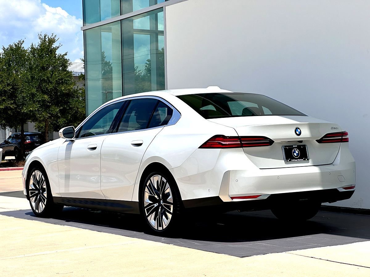 New 2026 BMW 530i w/ Premium Package RWD image 7