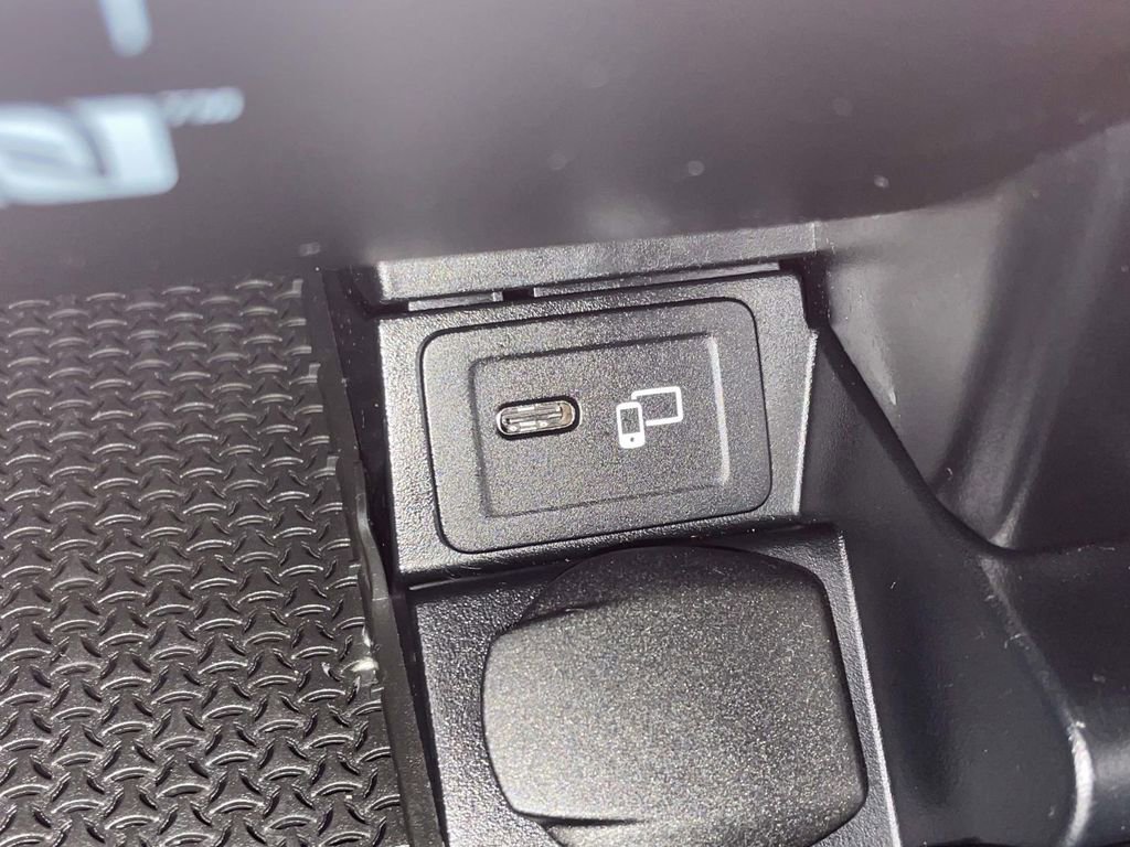 Used 2022 Mercedes-Benz E 350 Sedan image 28