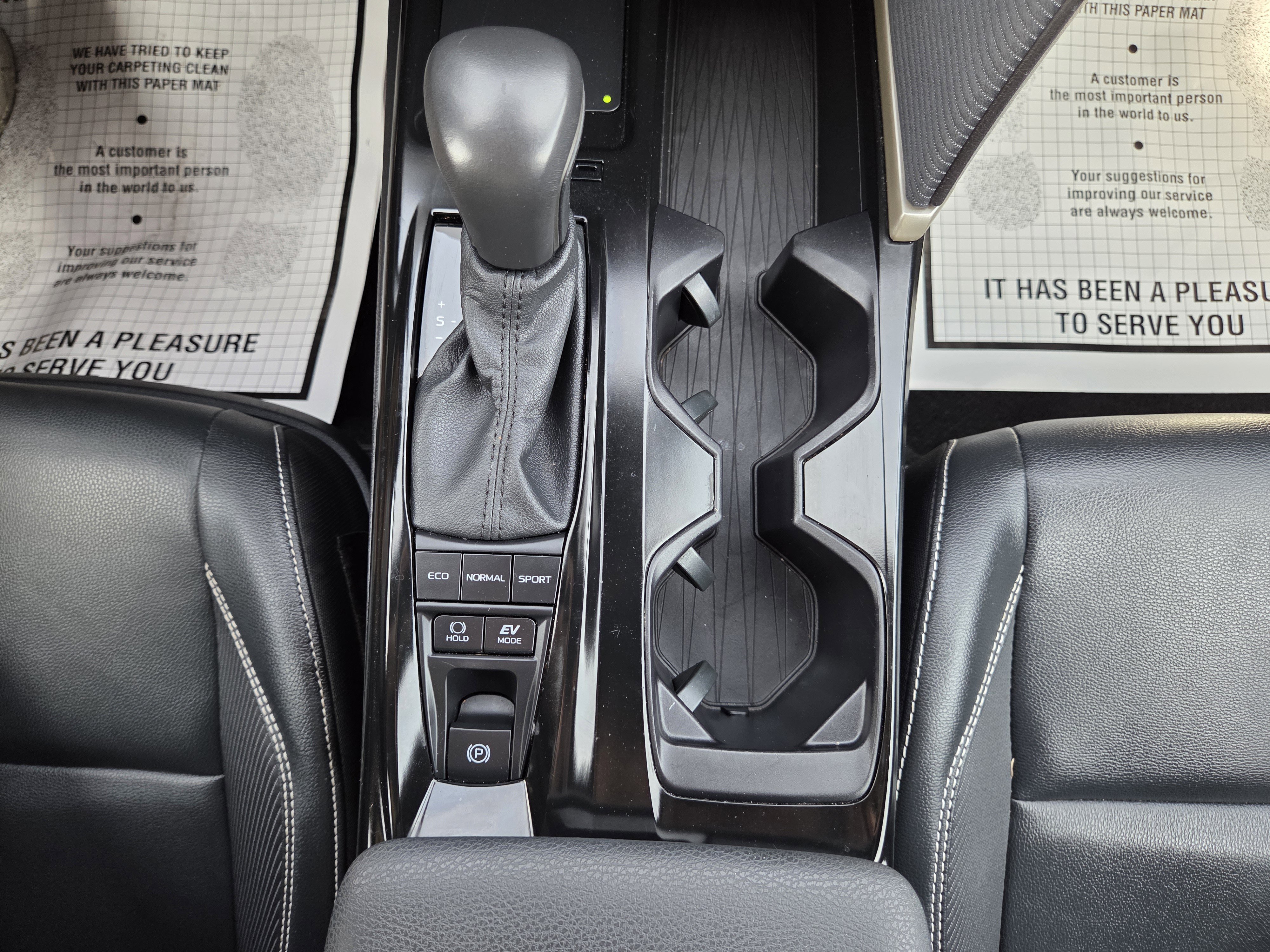 Used 2025 Toyota Camry SE image 29