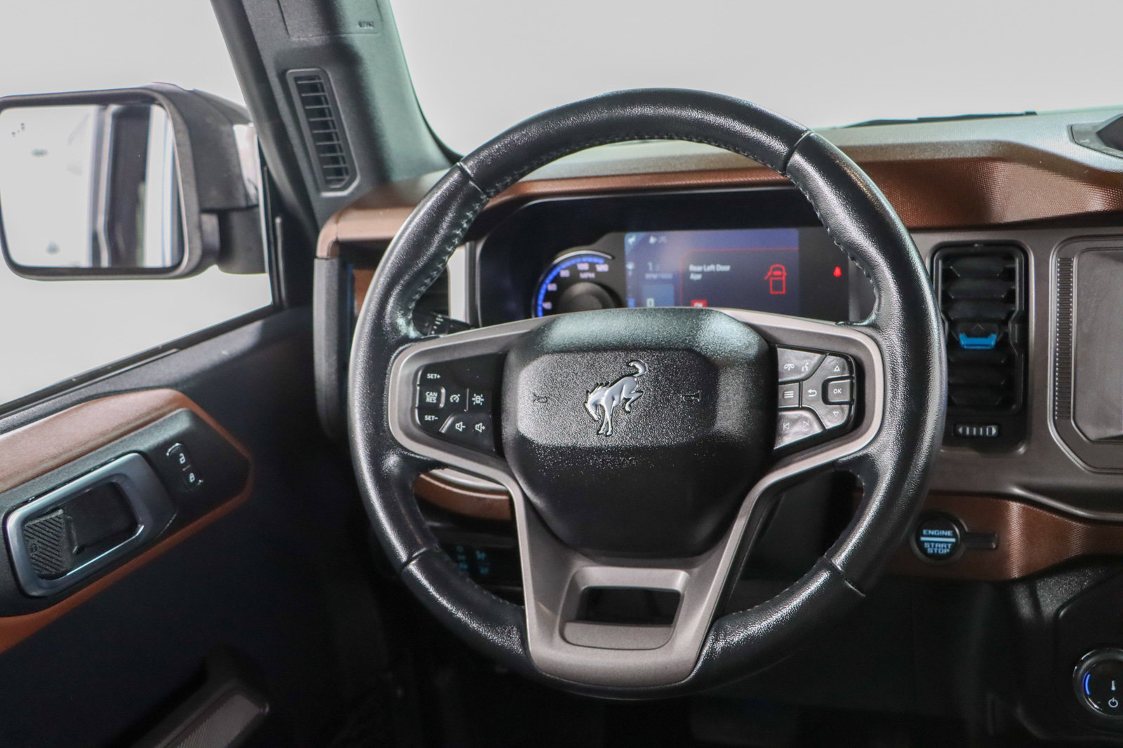Used 2022 Ford Bronco Outer Banks AWD/4WD image 13