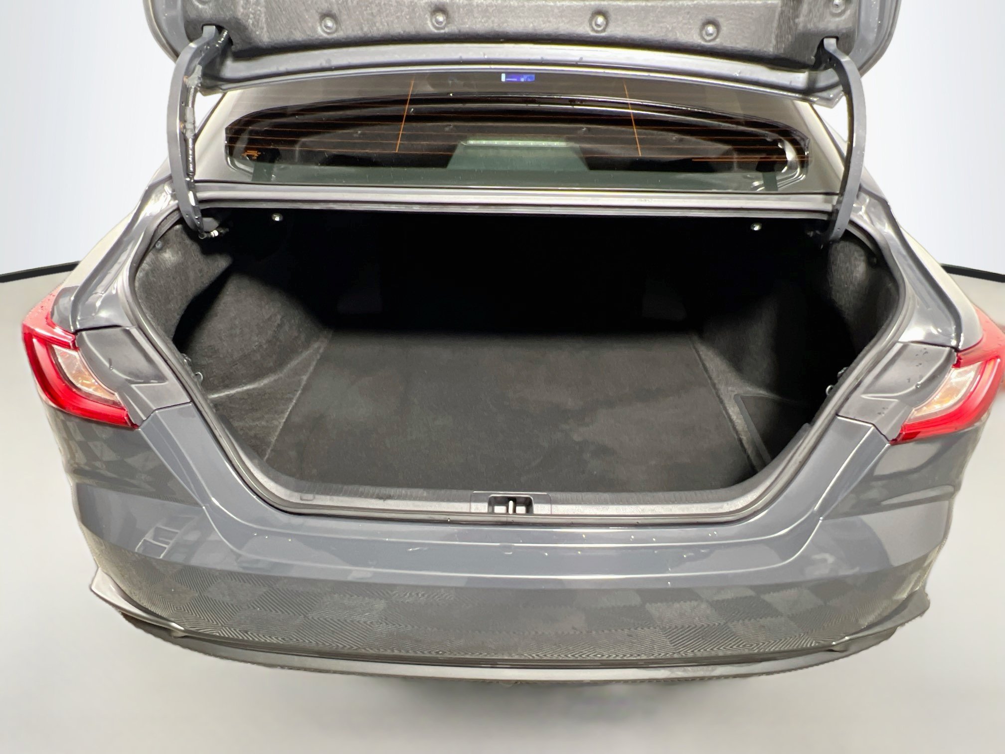 Used 2025 Toyota Camry SE FWD image 34