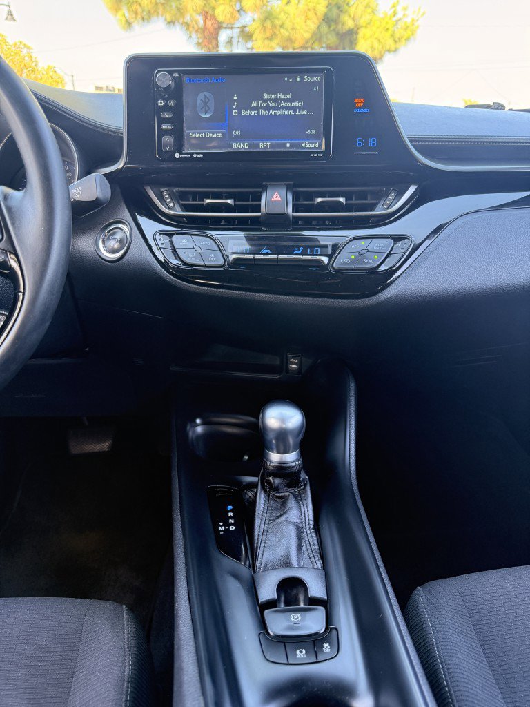 Used 2018 Toyota C-HR XLE FWD image 22