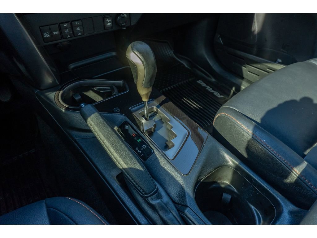 Used 2018 Toyota RAV4 SE w/ All Weather Liner Package image 29