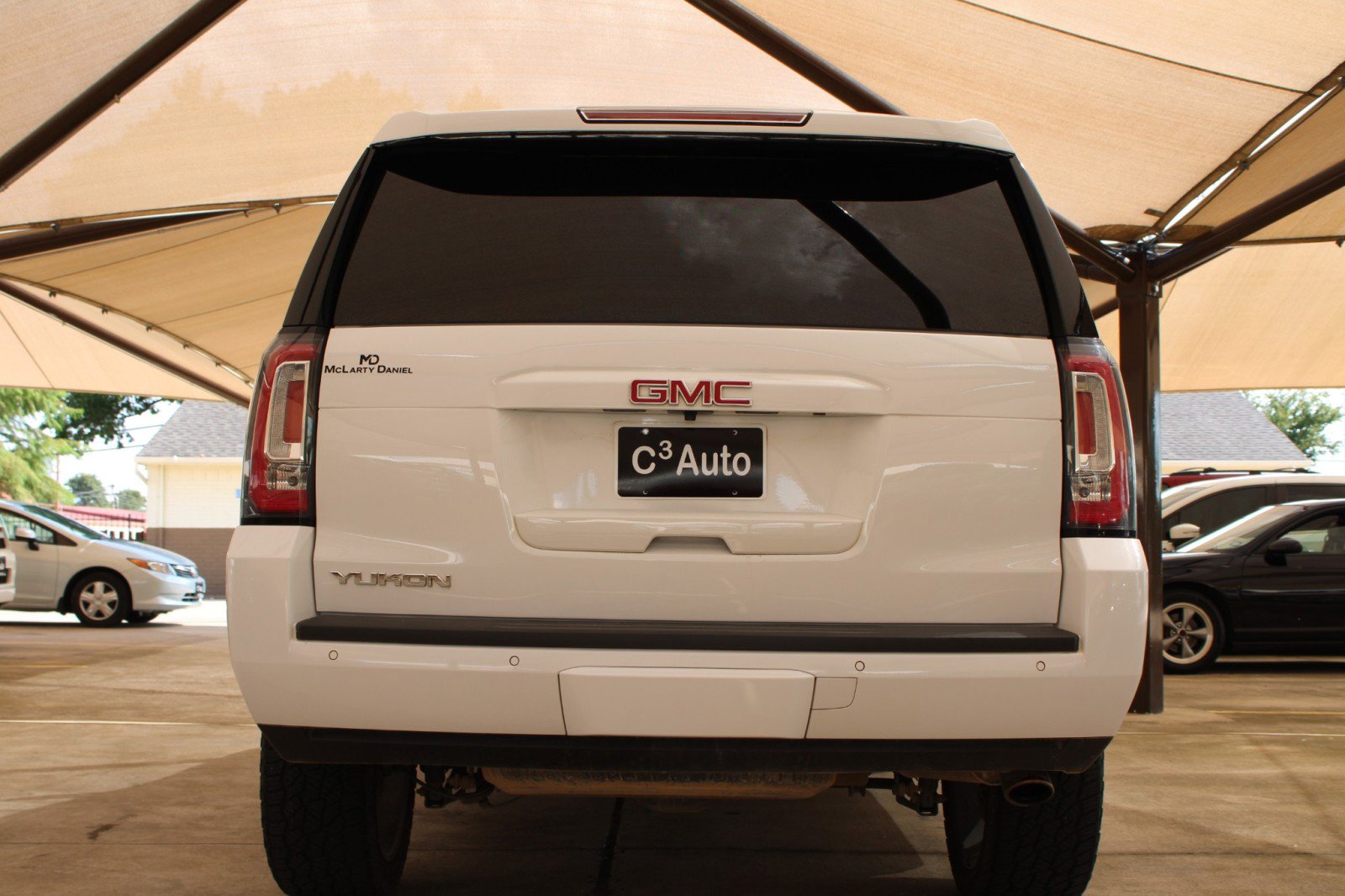 Used 2018 GMC Yukon SLT w/ Premium Edition image 8