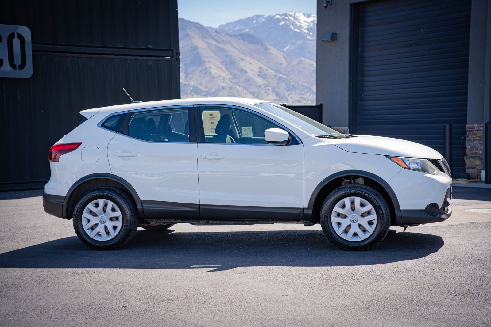 Used 2019 Nissan Rogue Sport S image 3