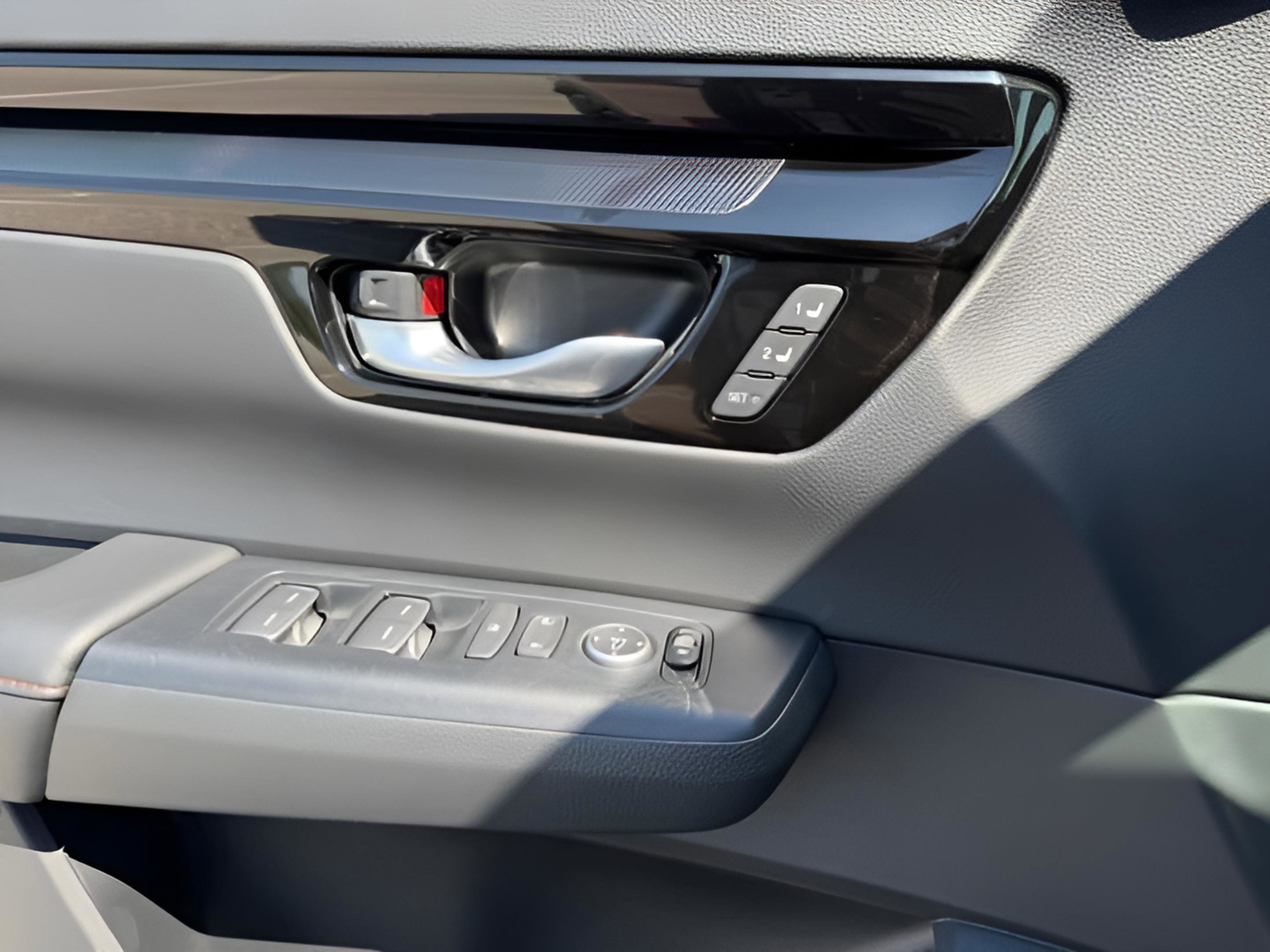 Used 2024 Honda CR-V Sport Touring image 18