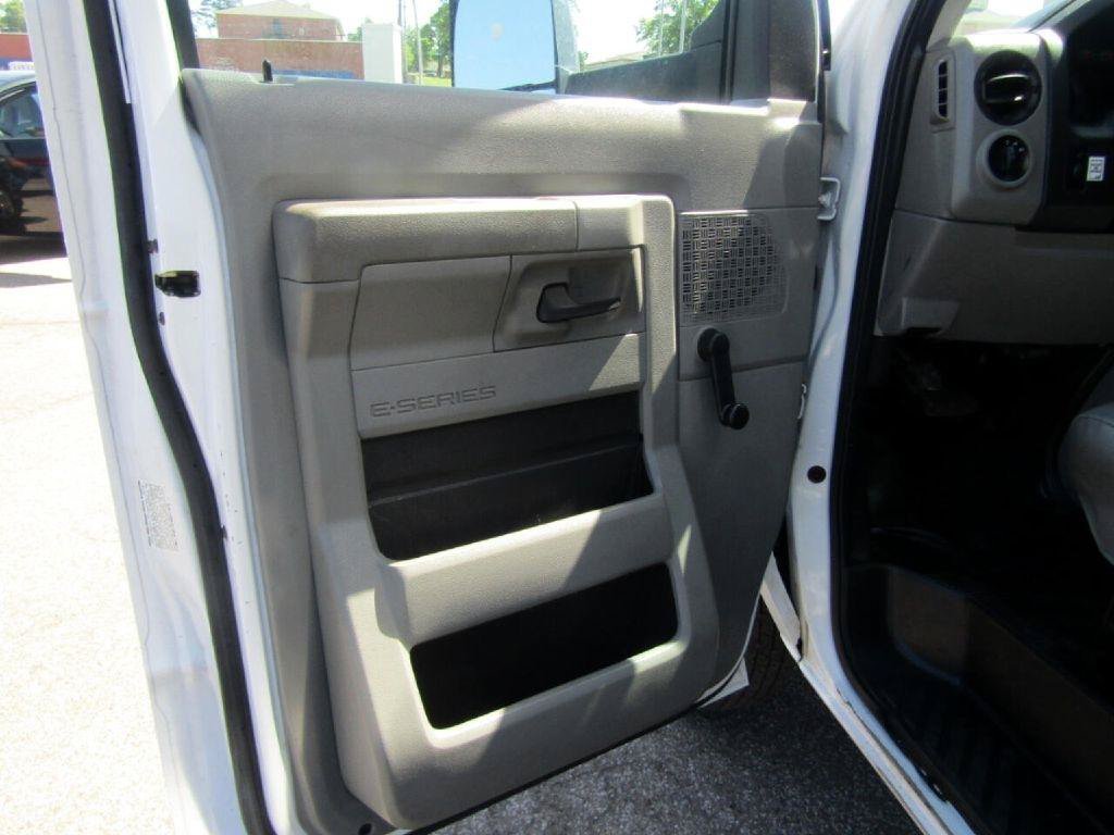 Used 2016 Ford E-350 and Econoline 350 Super Duty RWD image 17