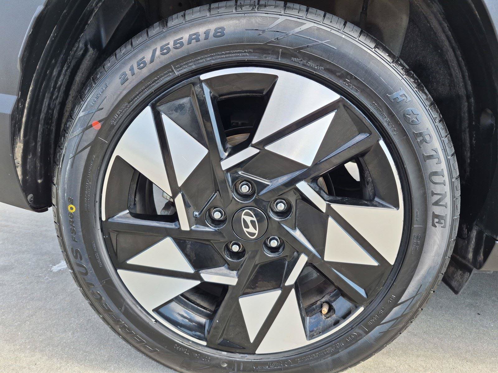 Used 2025 Hyundai Kona SEL FWD image 14