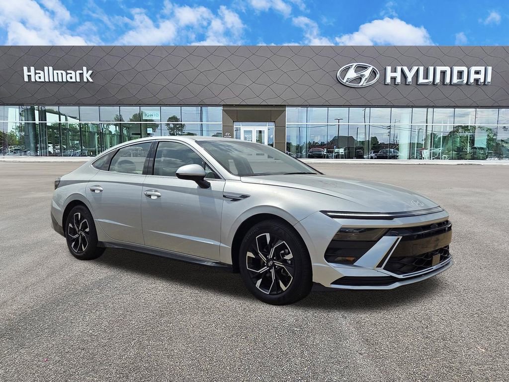 Used 2025 Hyundai Sonata SEL FWD image 1