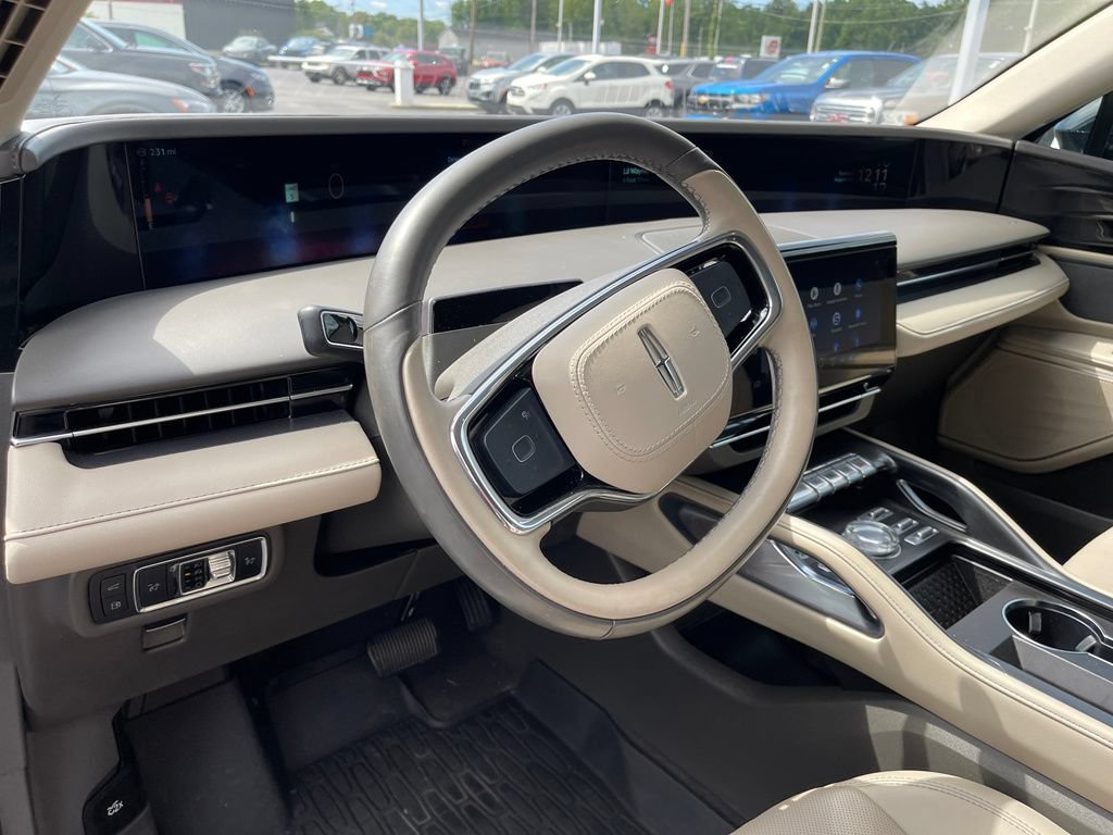 Used 2024 Lincoln Nautilus Premier AWD/4WD image 16