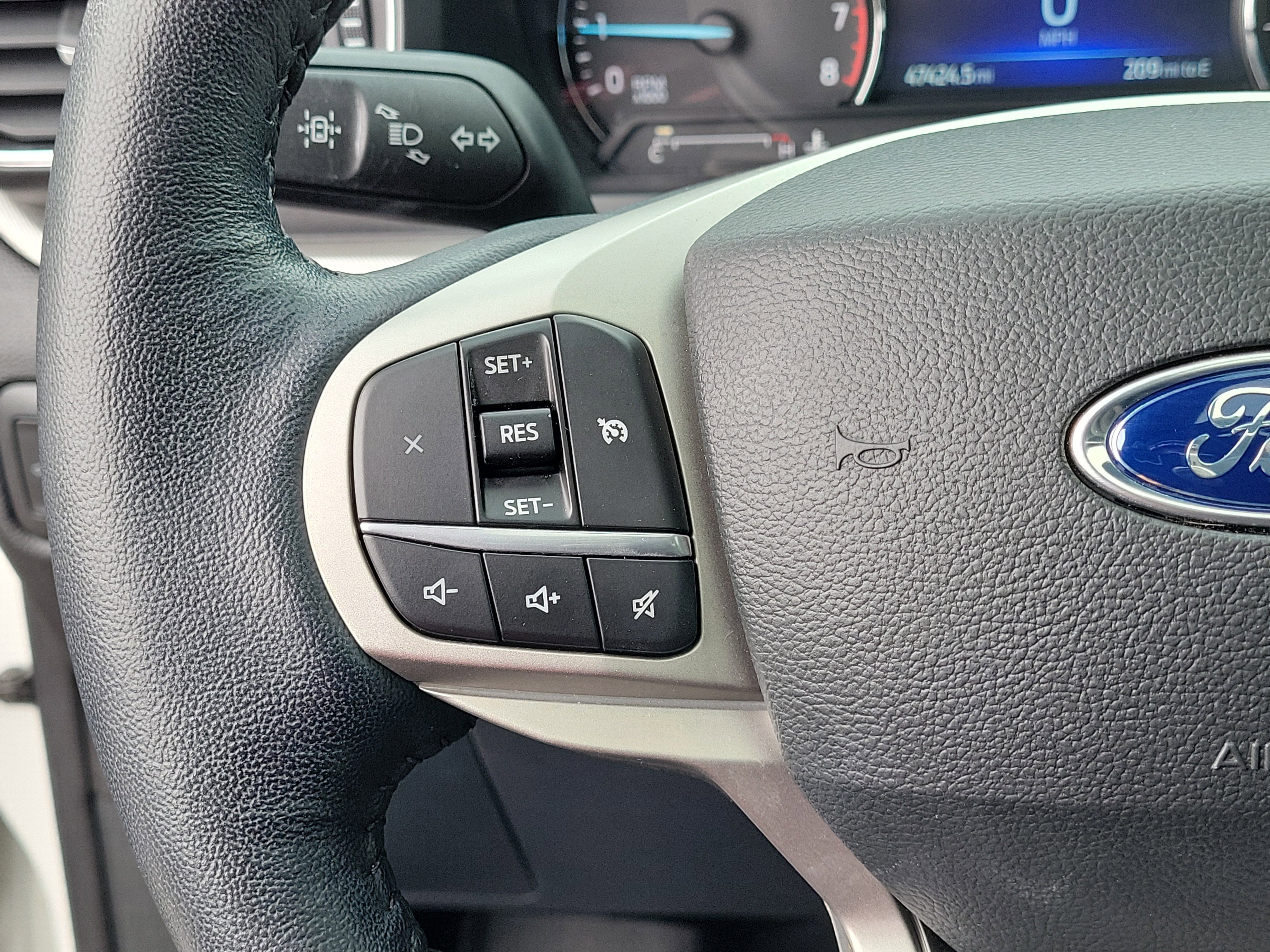 Used 2022 Ford Explorer XLT w/ Equipment Group 202A image 25