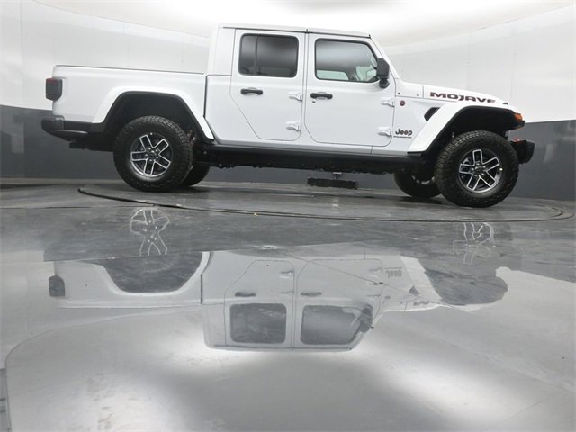 New 2025 Jeep Gladiator Mojave image 37