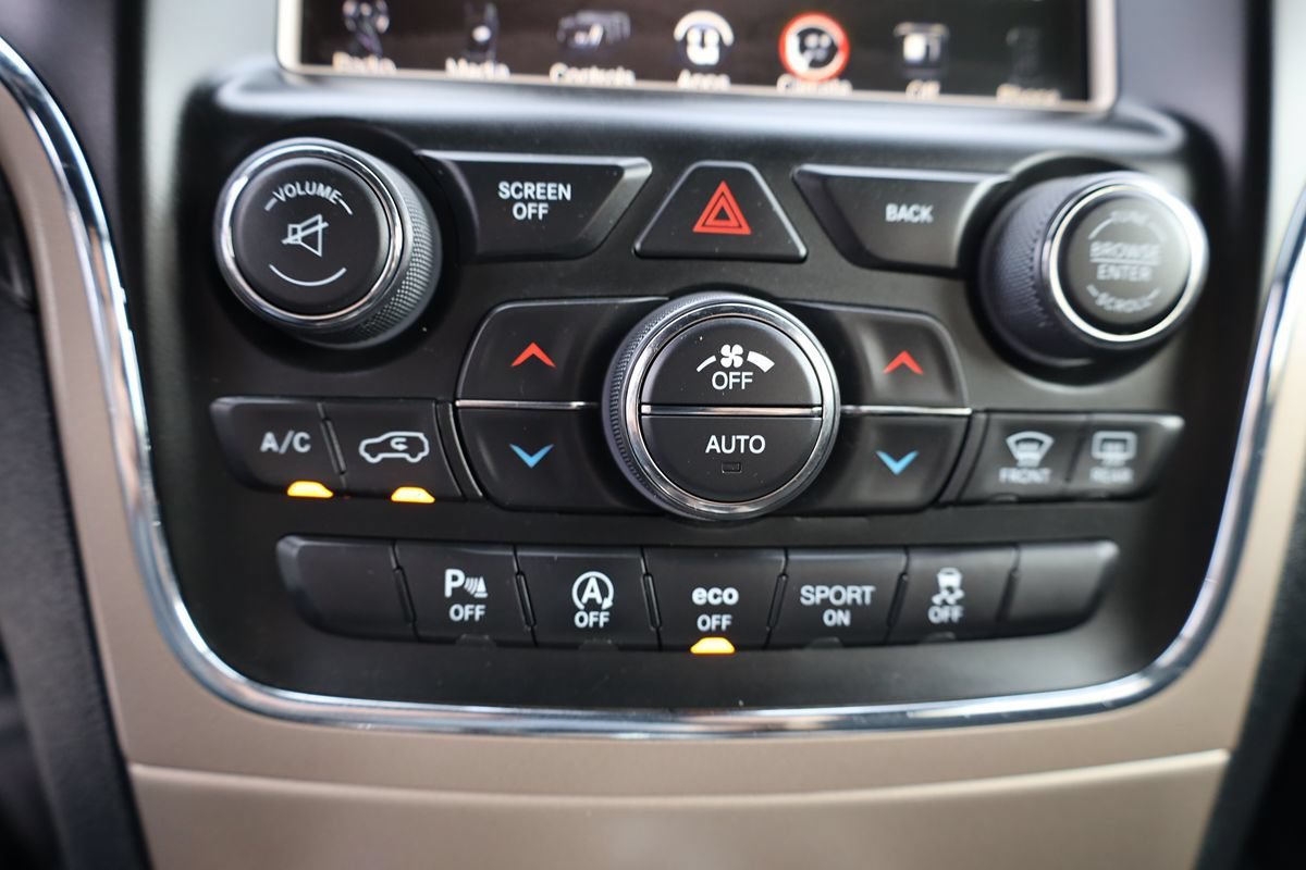 Used 2017 Jeep Grand Cherokee Laredo w/ Quick Order Package 23E AWD/4WD image 28