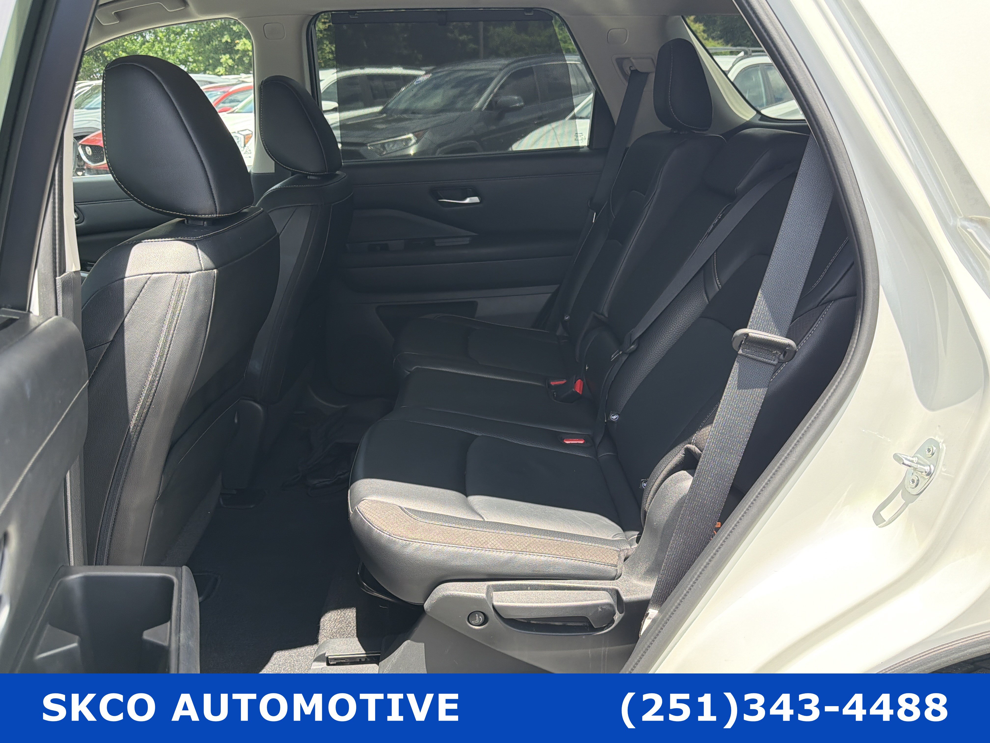 Used 2023 Nissan Pathfinder SL FWD image 14