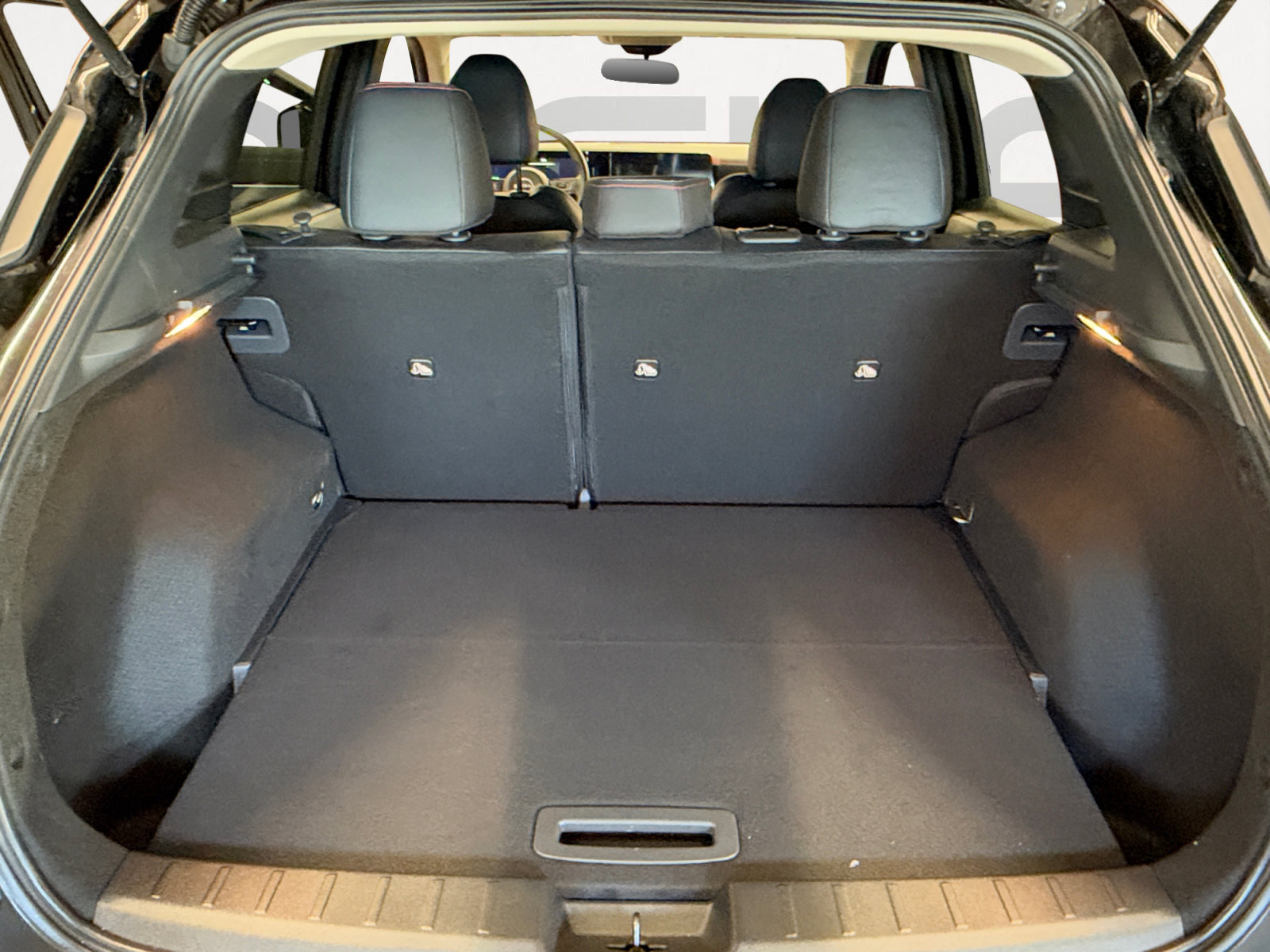 Used 2026 Nissan Kicks SR FWD image 13