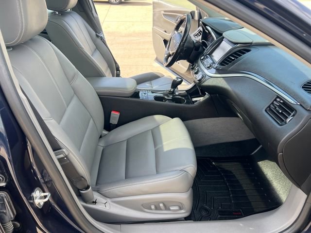 Used 2018 Chevrolet Impala LT w/ Sunroof and Spoiler Package image 15