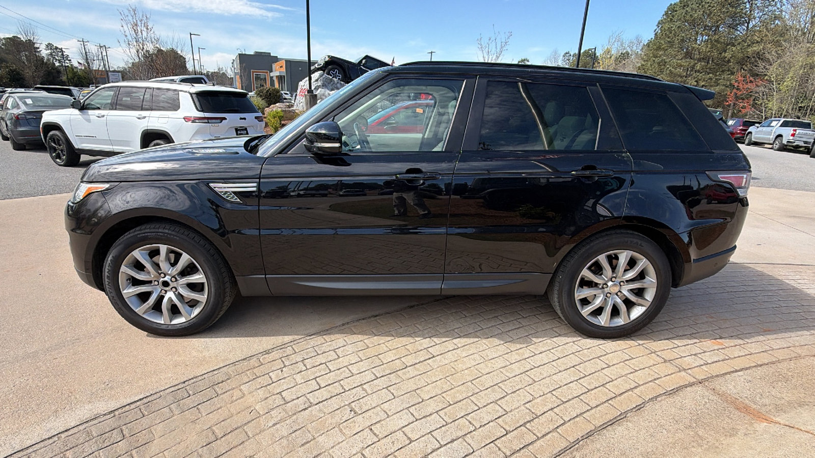 Used 2015 Land Rover Range Rover Sport HSE image 11