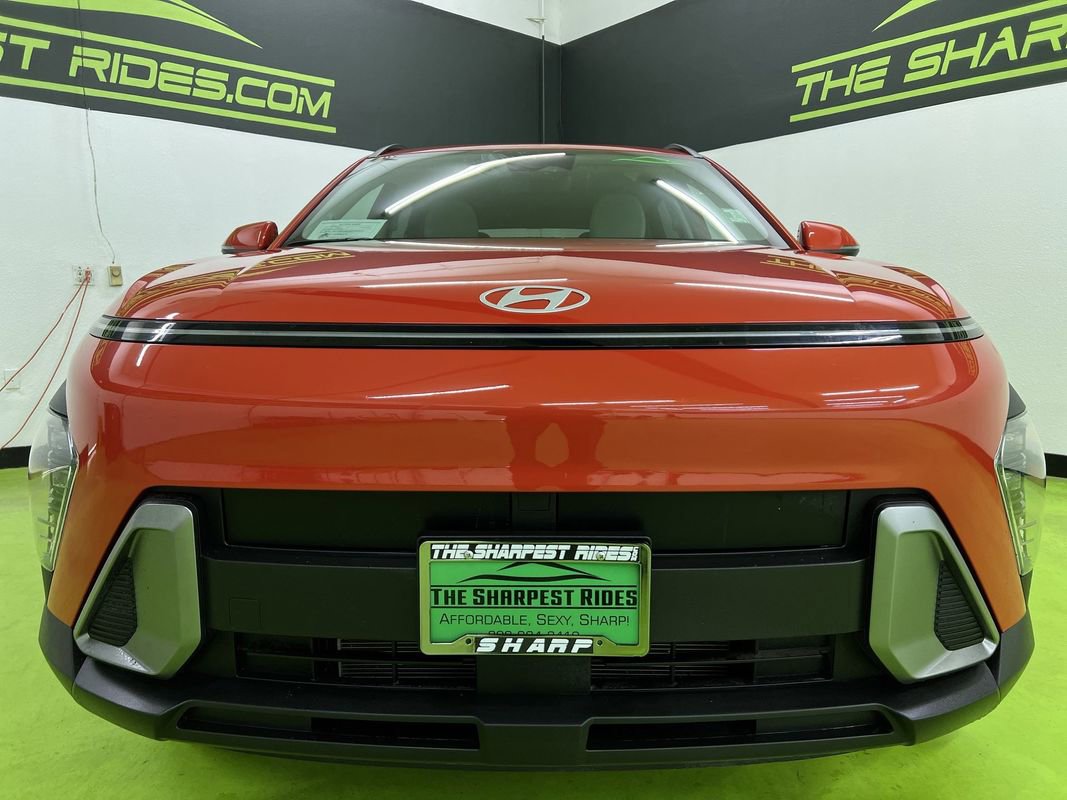 Used 2025 Hyundai Kona SEL AWD/4WD image 3