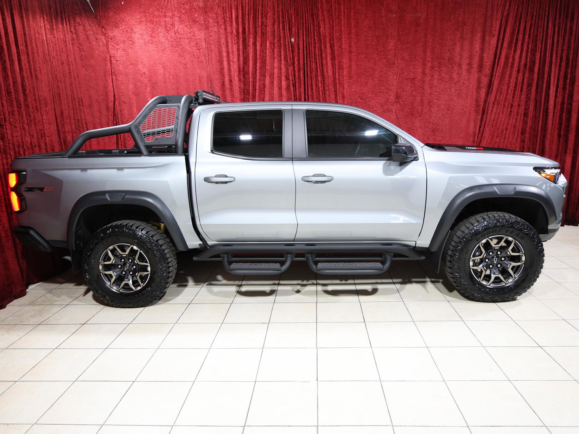 Used 2024 Chevrolet Colorado ZR2 w/ Technology Package image 8