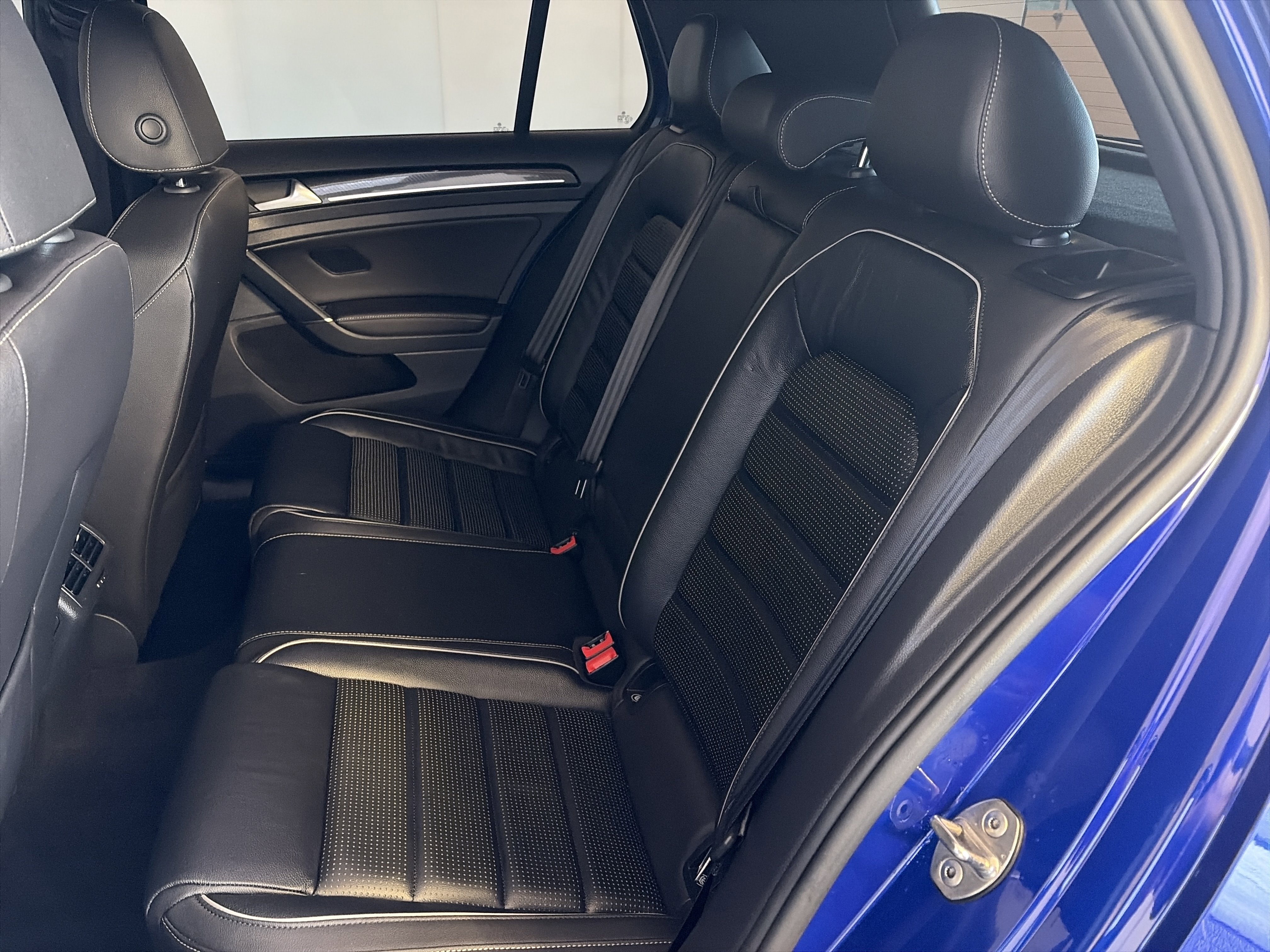 Used 2018 Volkswagen Golf R DCC & Navigation 4Motion image 50