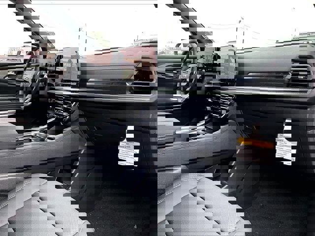 New 2026 Chevrolet Traverse LT w/ Midnight/Sport Edition image 9