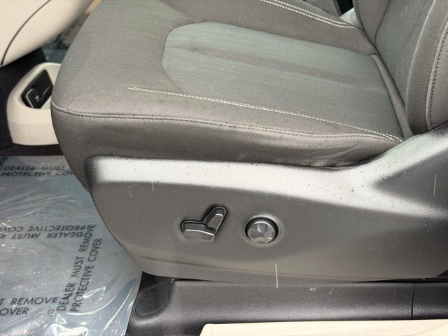 Certified 2023 Chrysler Voyager LX FWD image 12