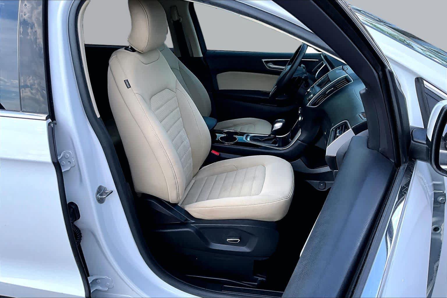 Certified 2017 Ford Edge SEL FWD image 9