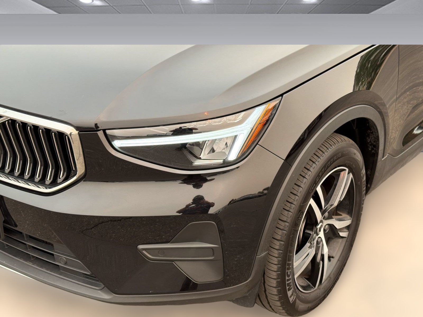 Used 2025 Volvo XC40 B5 Core AWD/4WD image 12